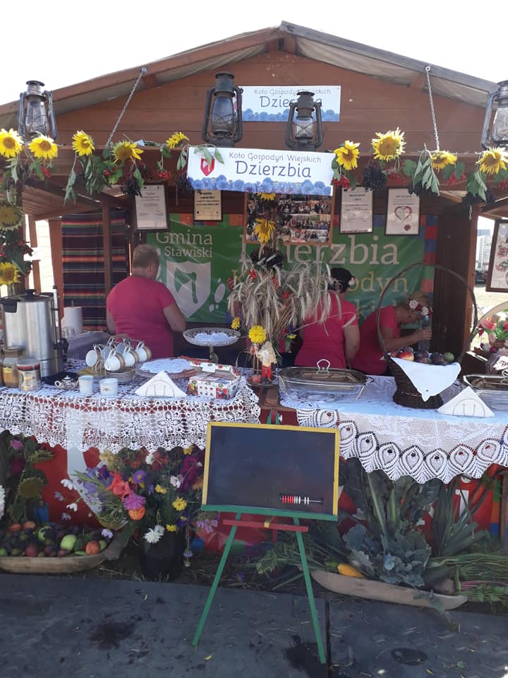 KGW DZIERZBIA na ogólnopolskich Dożynkach Premiera  w Kolnie (10).jpg