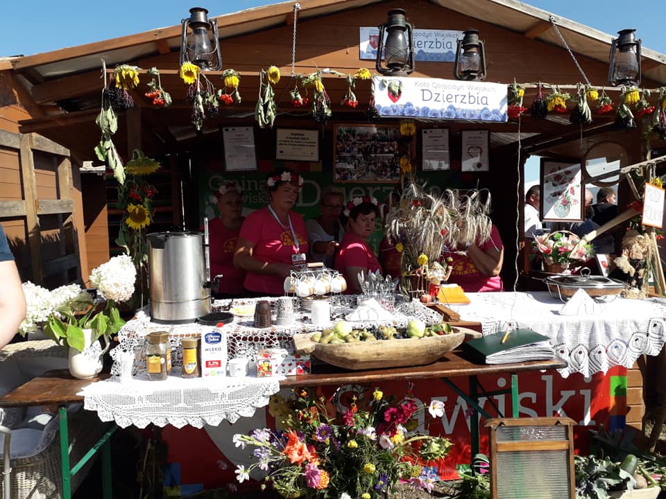 KGW DZIERZBIA na ogólnopolskich Dożynkach Premiera  w Kolnie (3).jpg