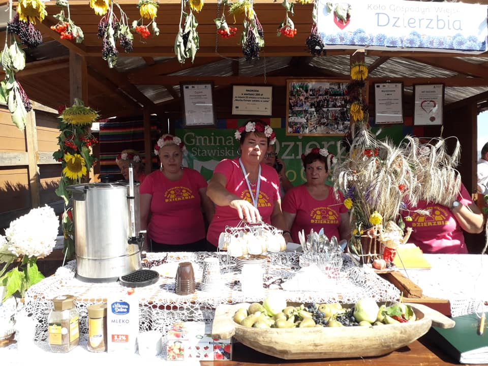 KGW DZIERZBIA na ogólnopolskich Dożynkach Premiera  w Kolnie (6).jpg