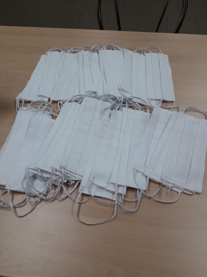 KGW Dzierzbia szyje maseczki dla potrzeujących (13).jpg