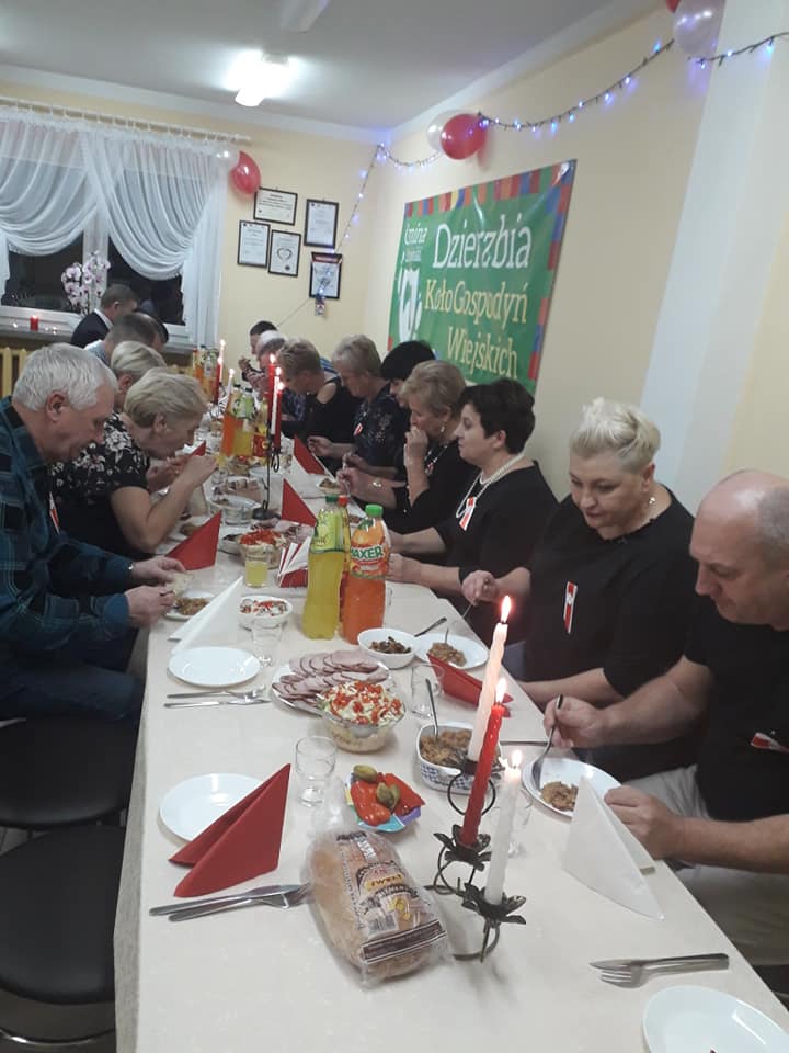 Wieczornica z okazji Dnia Niepodległości (8).jpg